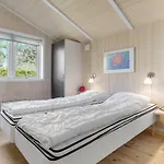 Pet Friendly In With Sauna * Bogø By