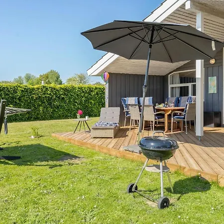 Сasa de vacaciones Pet Friendly In With Sauna Bogø By