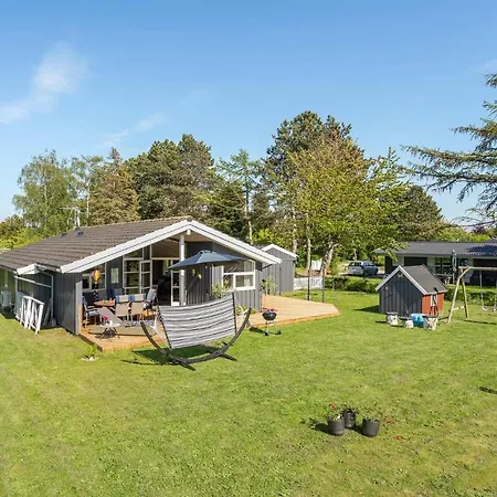 Pet Friendly In With Sauna Bogø By
