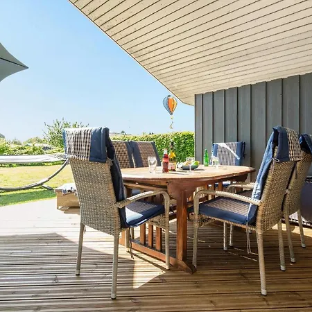 Hébergement de vacances Stunning In With Sauna Bogø By